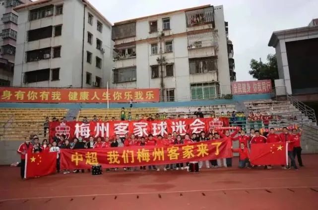 他替补出场的次数不合理，如果一个我们都知道遇到了心理困难的球员，你让他替补出场12次，那么他很难带来你所期望的。